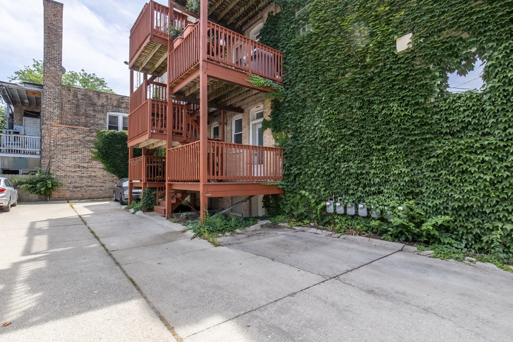 5245 N Damen Avenue - Photo 19