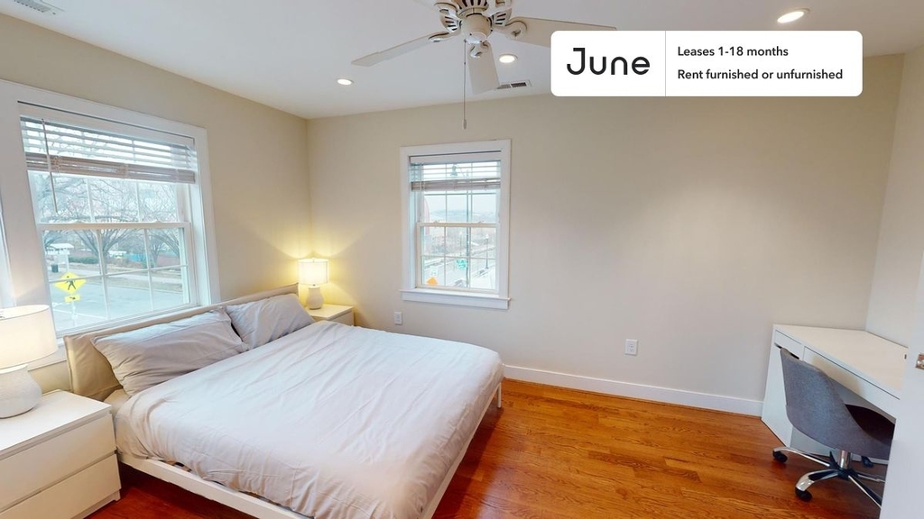 1845 Burke Street - Photo 13