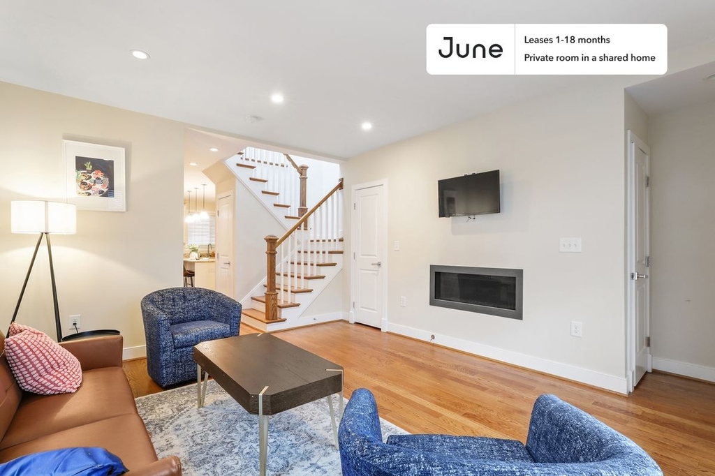 1845 Burke Street - Photo 17