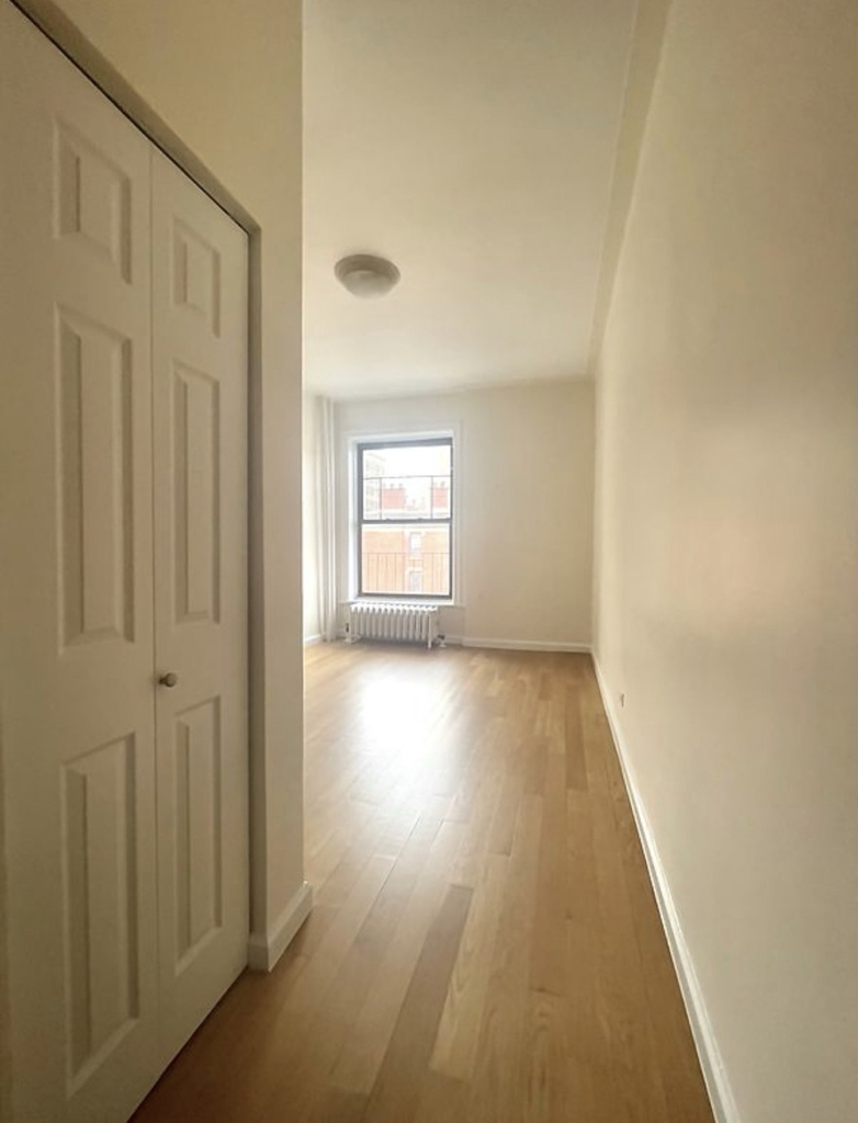 West 73 street - Photo 3