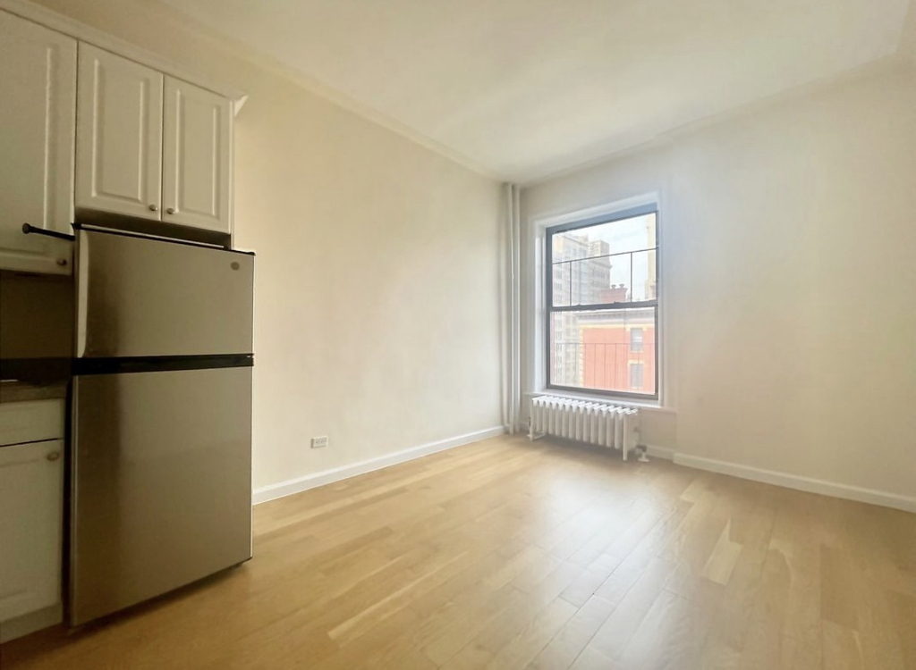 West 73 street - Photo 1