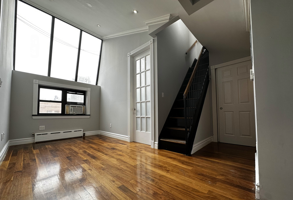 230 West 14th Street - Photo 0