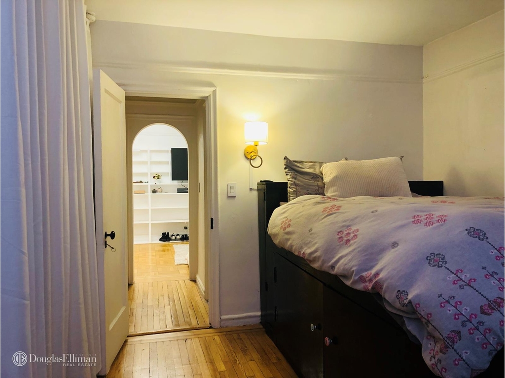 1075 Grand Concourse - Photo 11