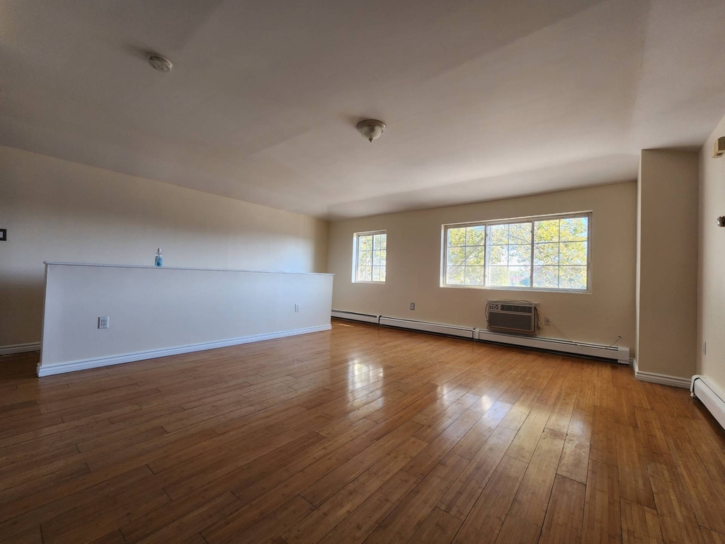 2827 Linden Boulevard - Photo 11