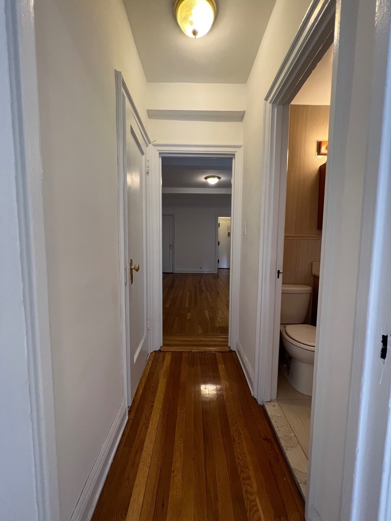 301 East 38th Street - Photo 5