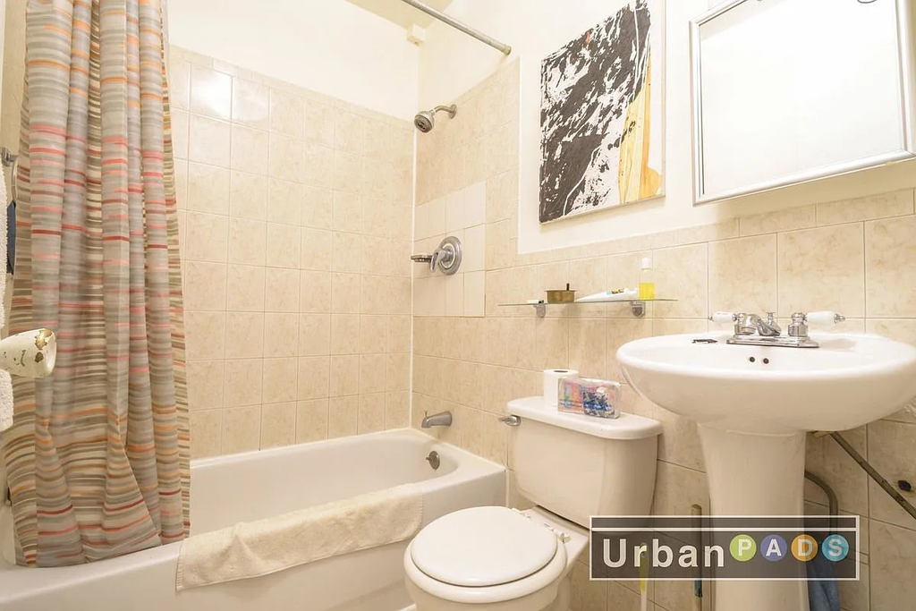 872 Dekalb Avenue - Photo 1