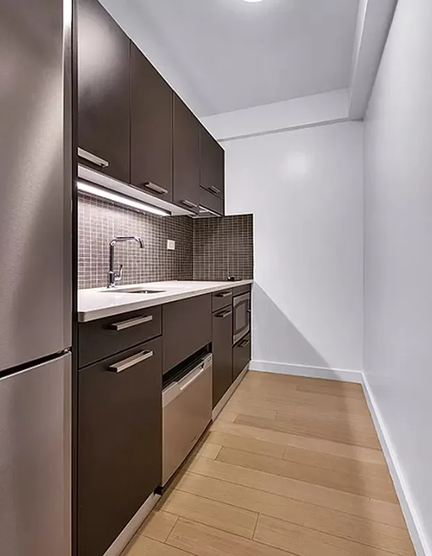 222 East 39th Street - Photo 3