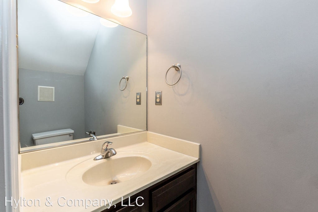 7506 Northford Lane - Photo 2