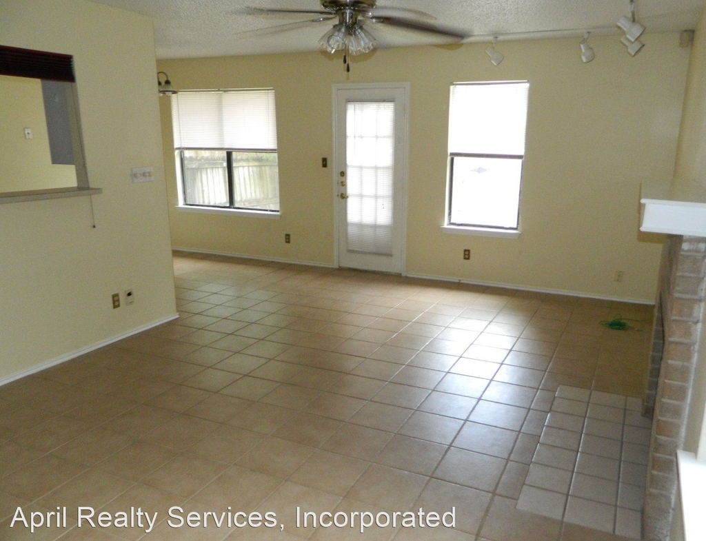 8804 Springmail Cir - Photo 1