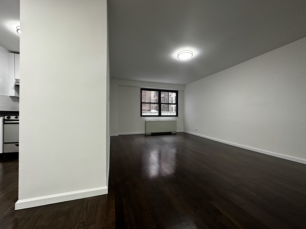 147 East 16th Street - Photo 0