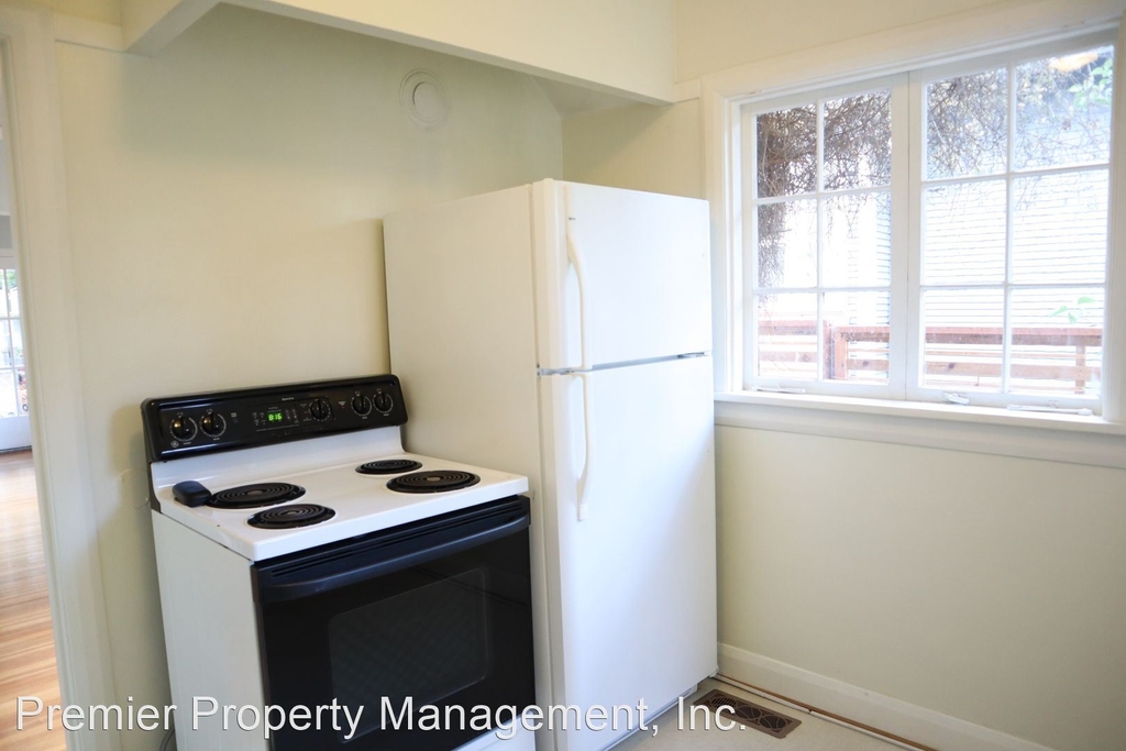 408 W 23rd St. - Photo 8