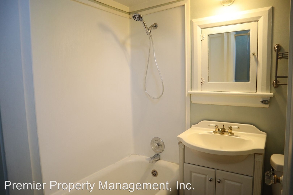 408 W 23rd St. - Photo 12