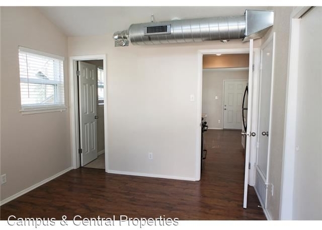 1106 W 22nd Street - Photo 6