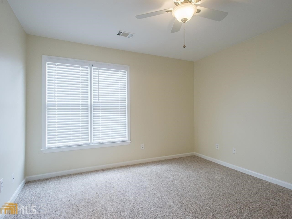 727 Deerwood Drive - Photo 14