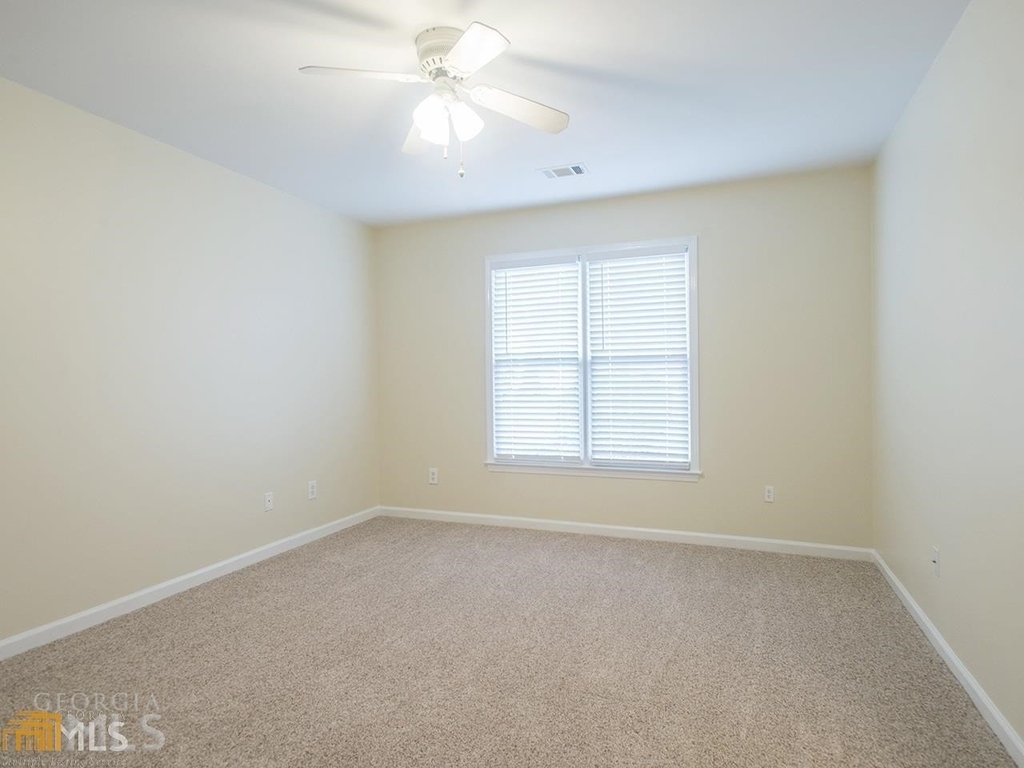 727 Deerwood Drive - Photo 17