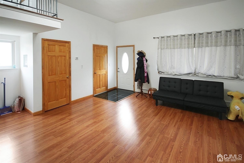 4 Lake Avenue - Photo 1