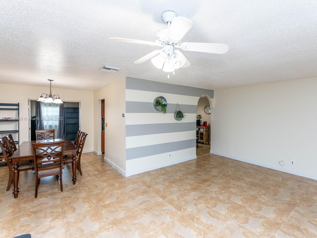 7312 Nw 58th Ct - Photo 9