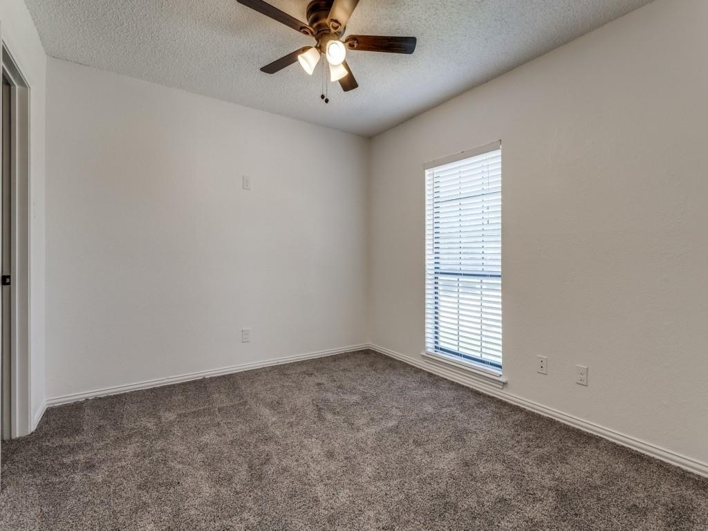 1120 Sandalwood Lane - Photo 18