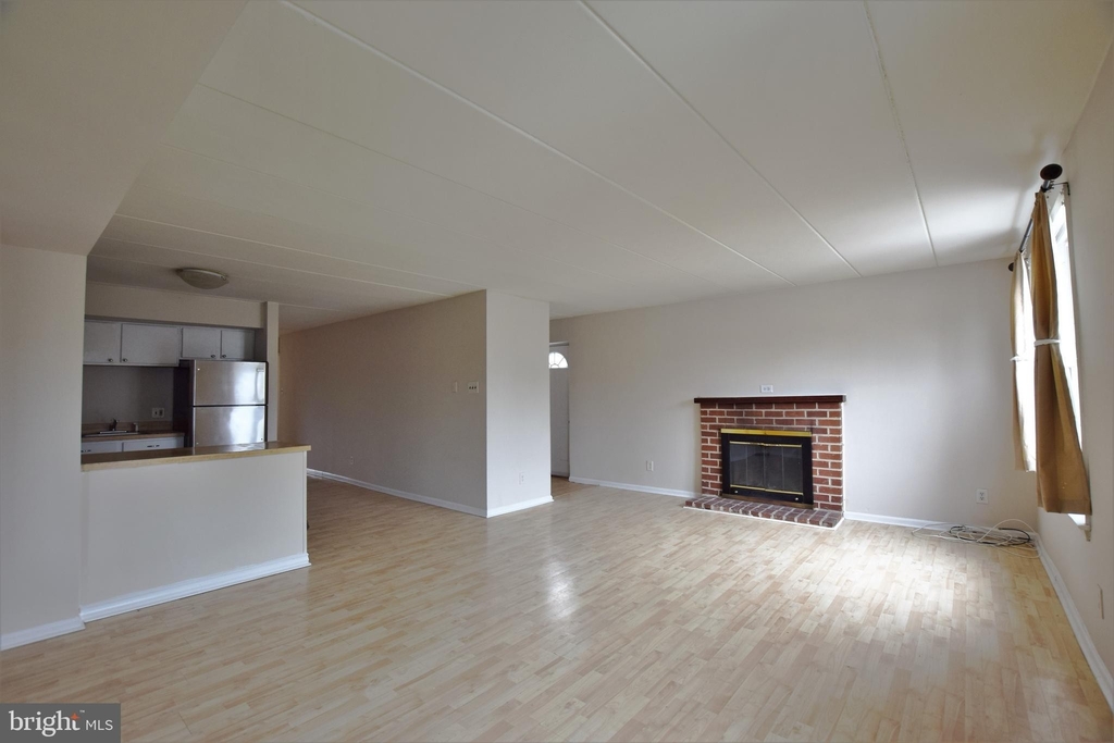 216 W Chester Pike - Photo 9