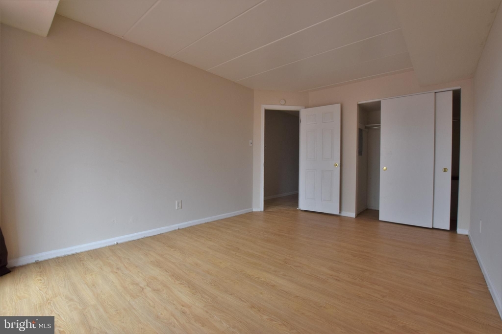 216 W Chester Pike - Photo 5