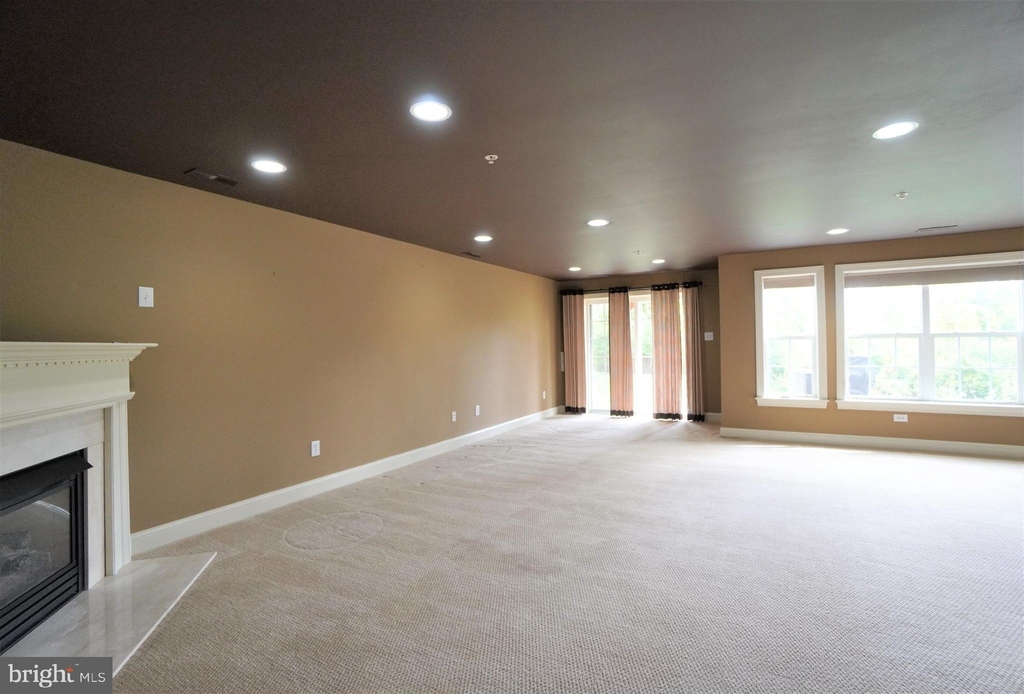 3213 Meadow View Circle - Photo 25