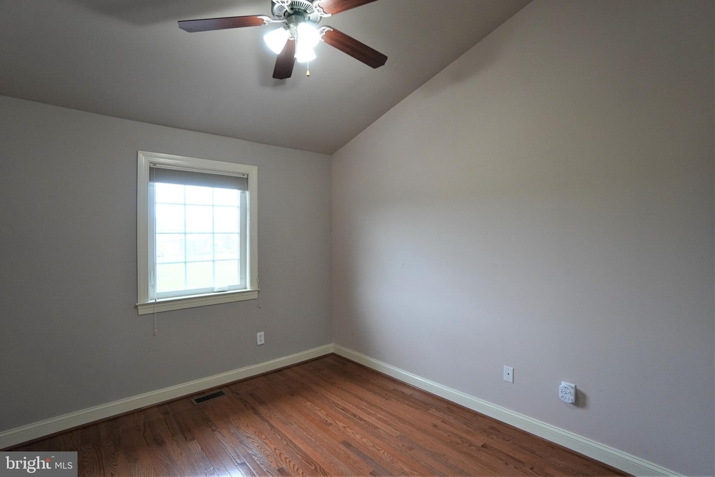 3213 Meadow View Circle - Photo 23