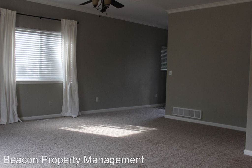 2708 Live Oak Ct - Photo 3