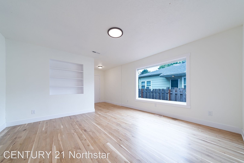 7038 Se 85th Ave - Photo 1