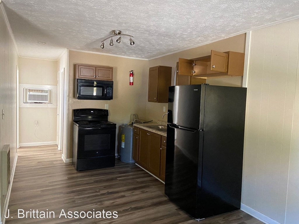 1120 Stewart Street - Photo 2