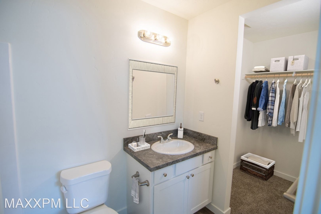 16847 N Macabee Beach Ln, #1 - Photo 5