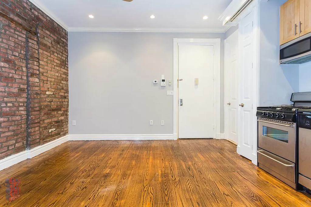 232 West 14th Street - Photo 2