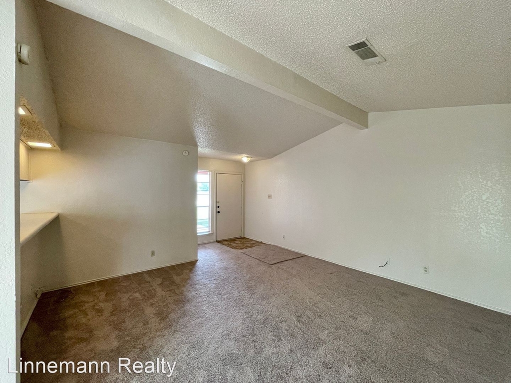 2210 Shoemaker Drive - Photo 3