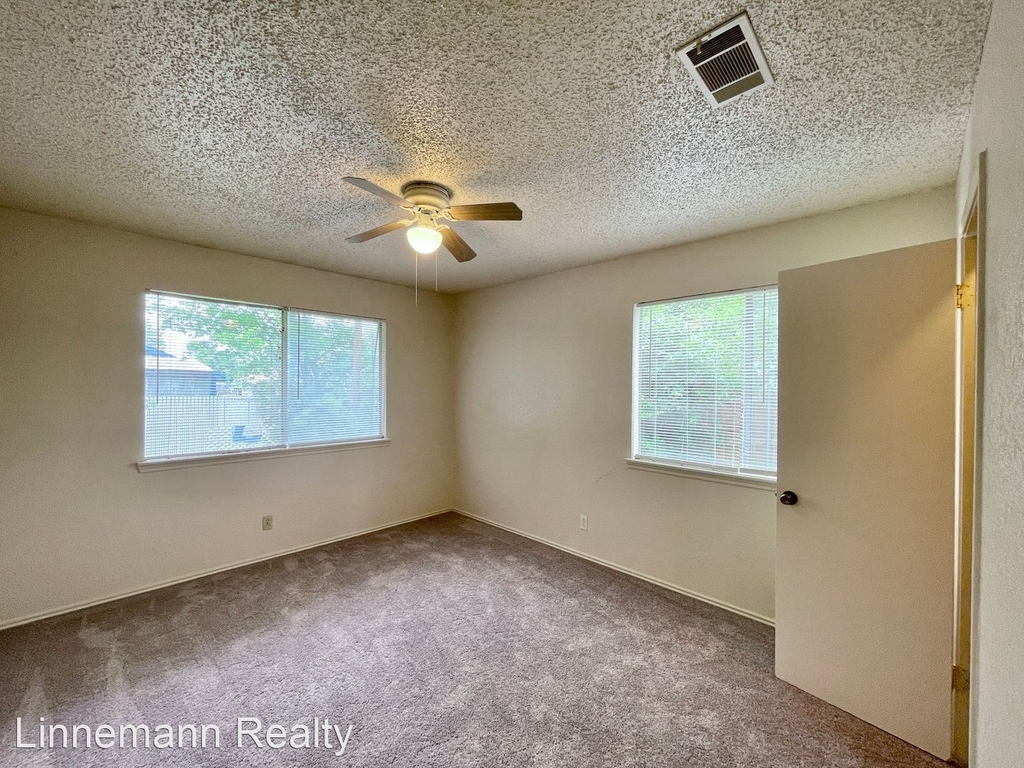 2210 Shoemaker Drive - Photo 14