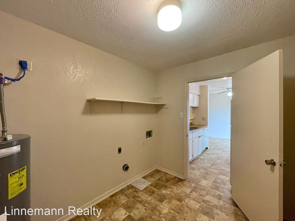 2210 Shoemaker Drive - Photo 12