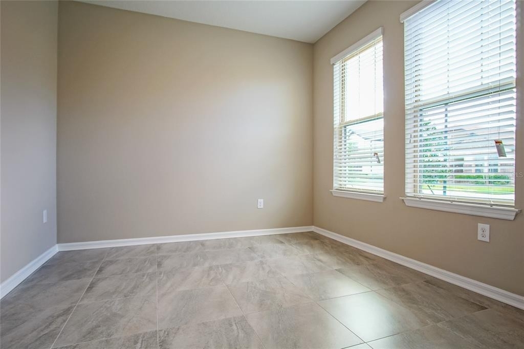 4923 Rolling Green Drive - Photo 3