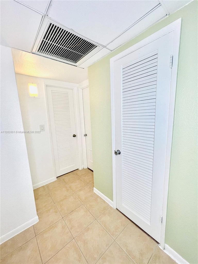 19370 Collins Ave - Photo 19