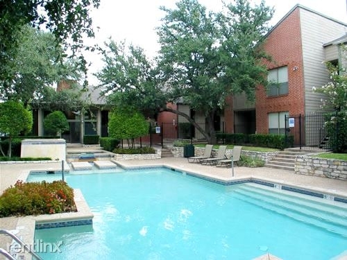 8524 Burnet Rd - Photo 2