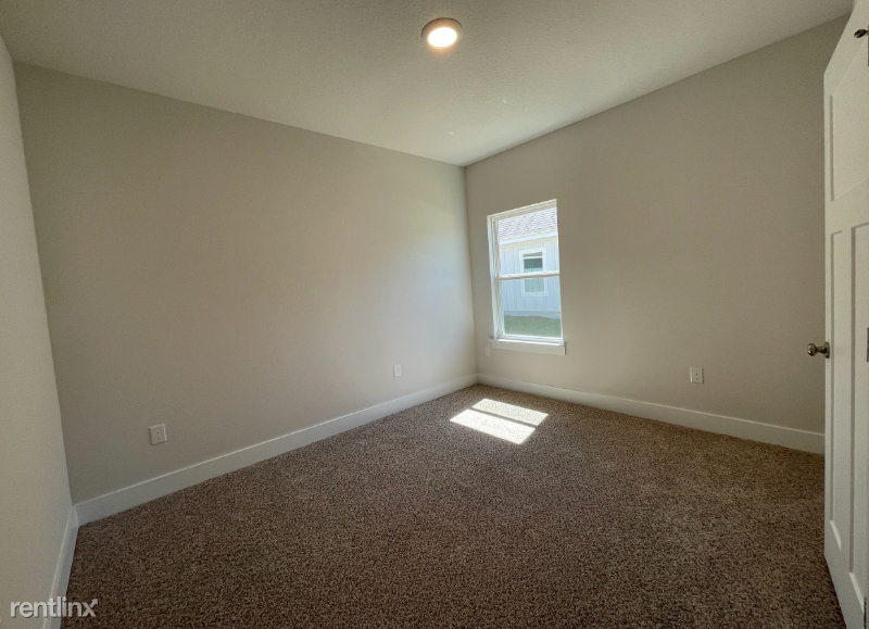 2444 Dakota Way - Photo 5