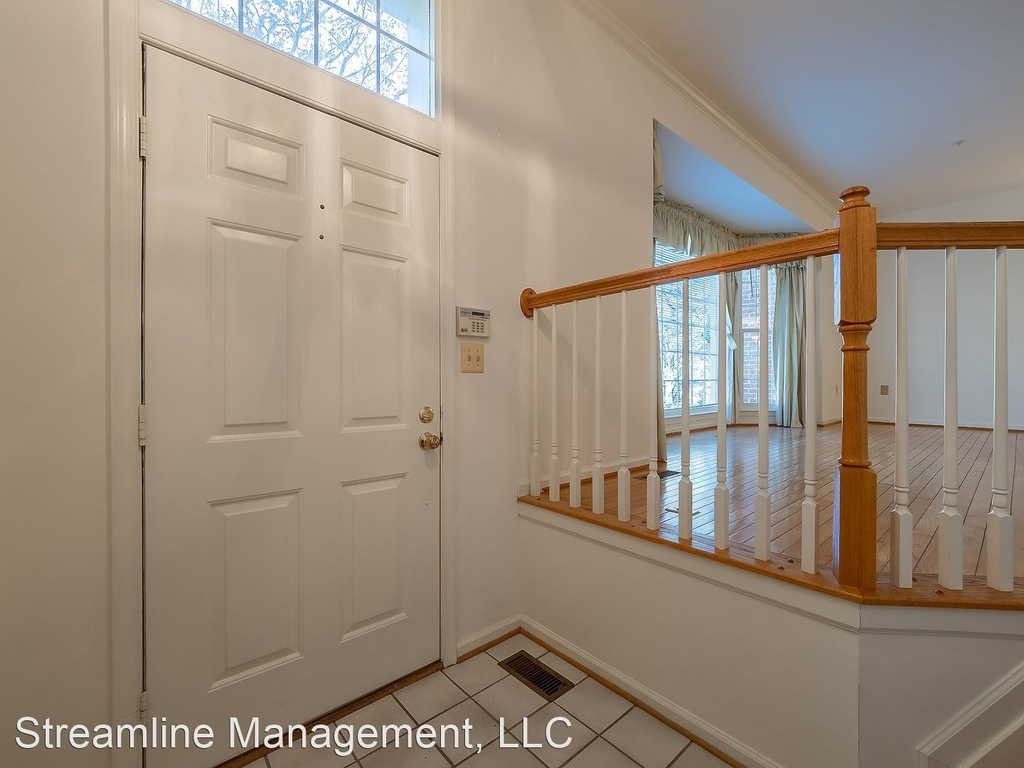 11337 Hollowstone Dr - Photo 3