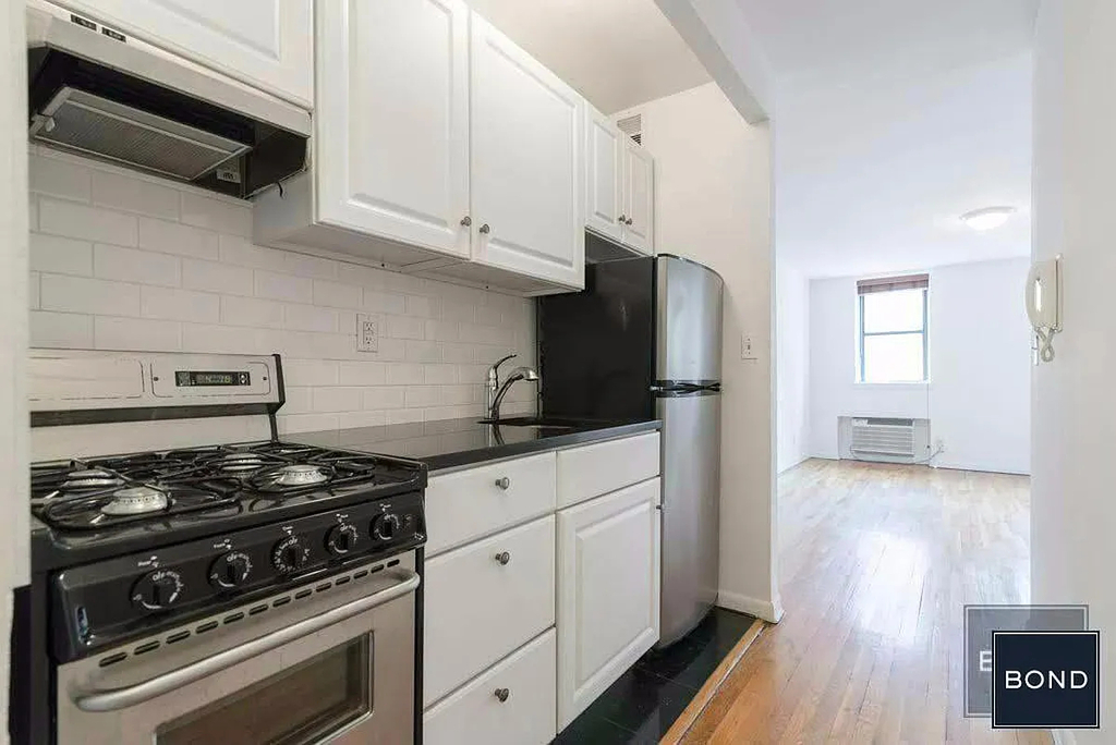 445 East 85th Street - Photo 0