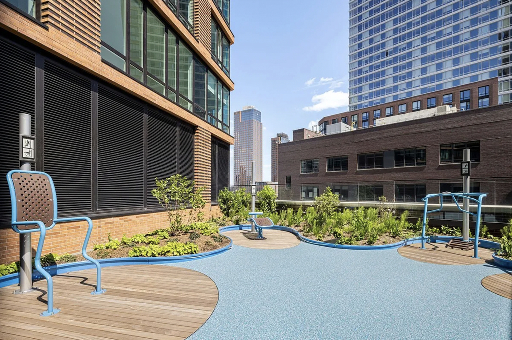 Center Boulevard - Photo 12