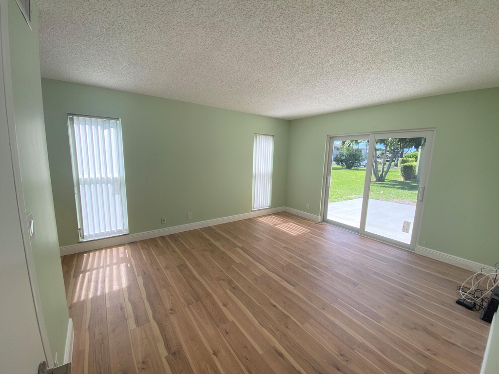 1051 Orange Terrace - Photo 15