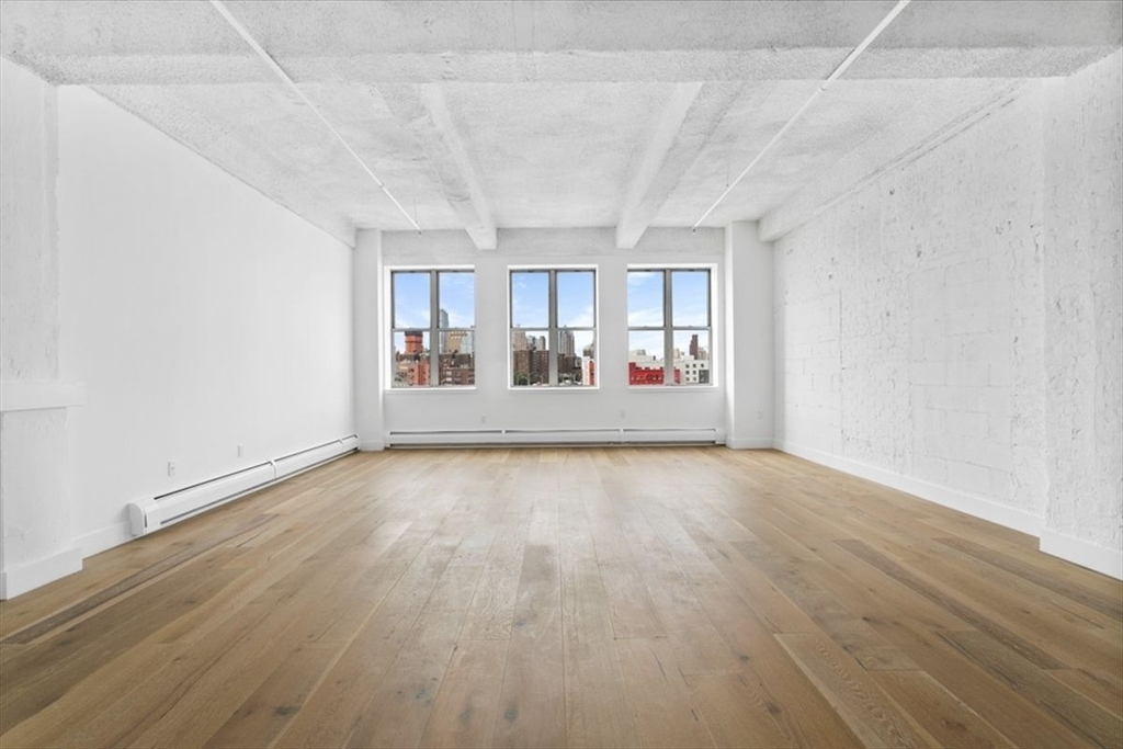 275 Park Avenue - Photo 0