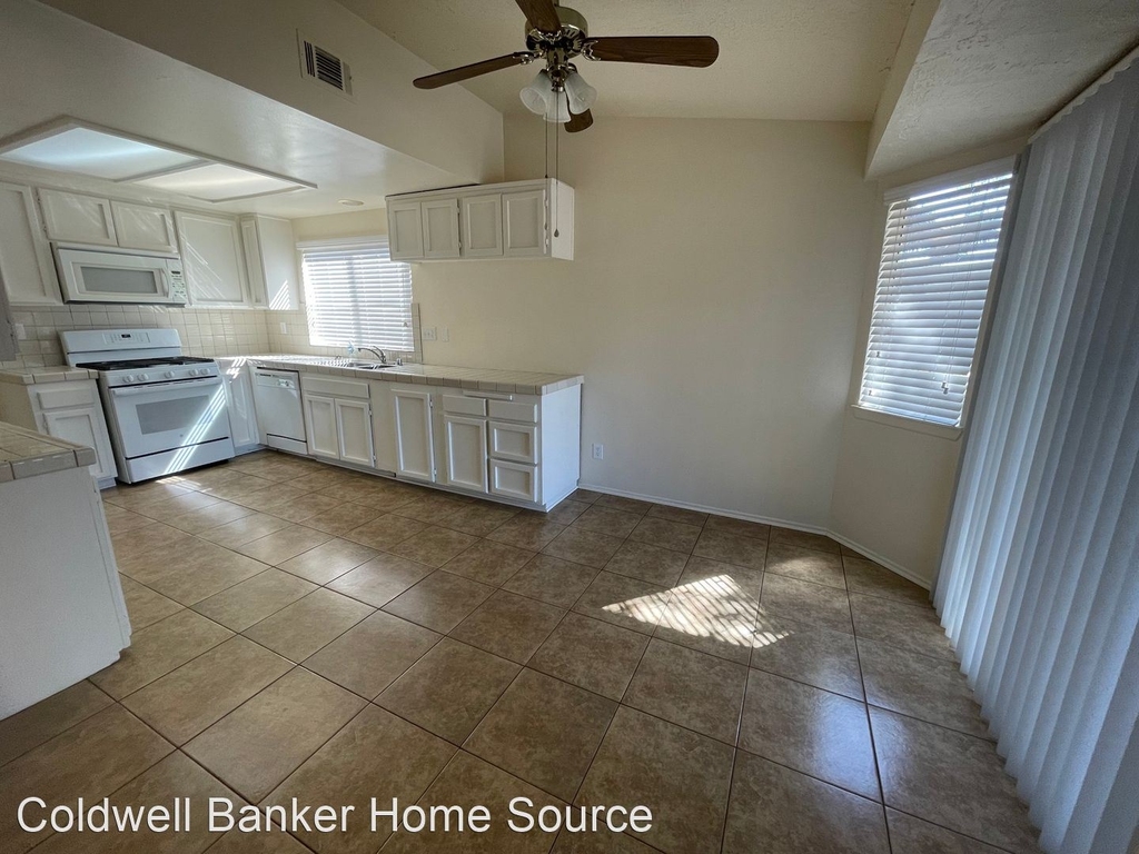 10246 Arroyo Ave. - Photo 17