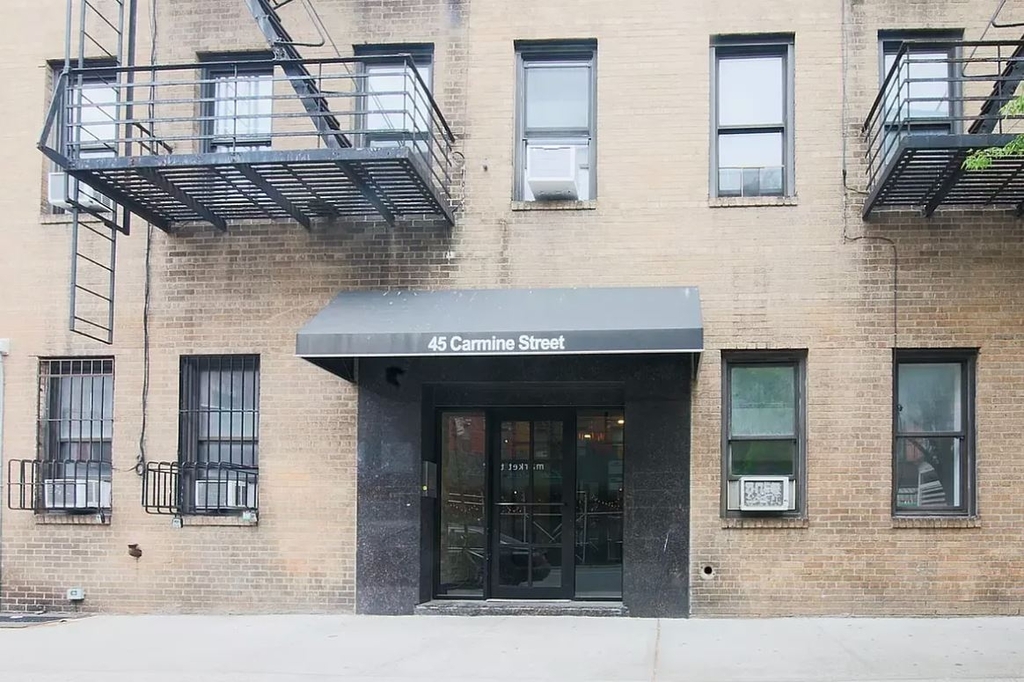 45 Carmine Street - Photo 3