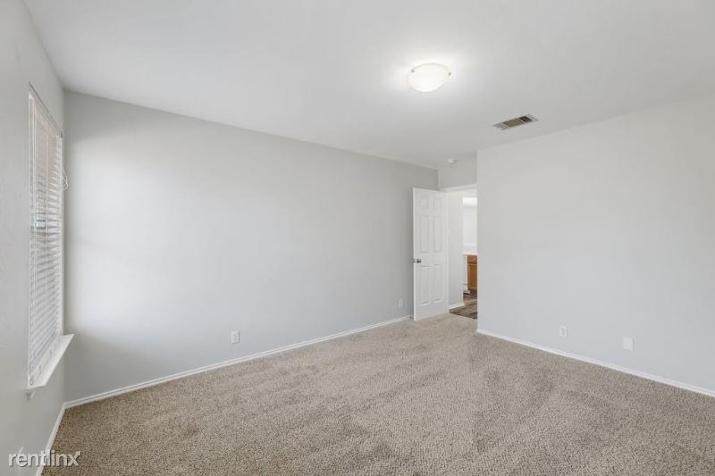 207 Lombard Drive - Photo 13