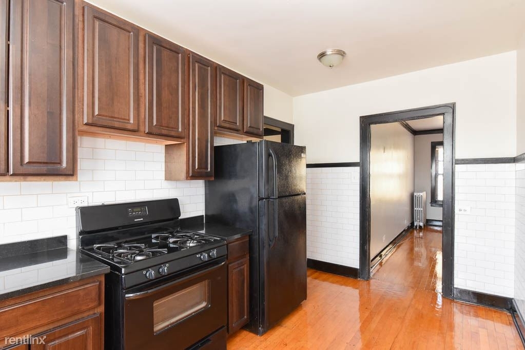 4645.5 N. Elston, Unit 3w - Photo 3