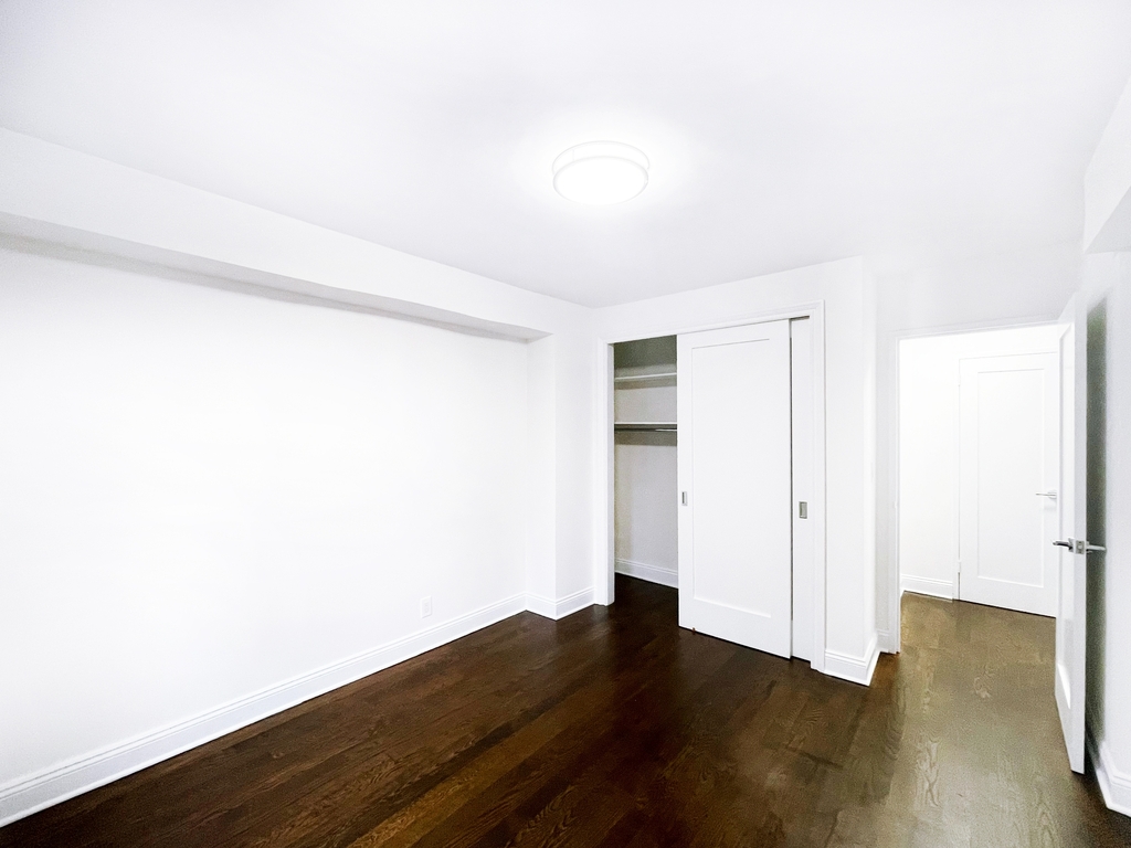 405 East 56th Street - Photo 5