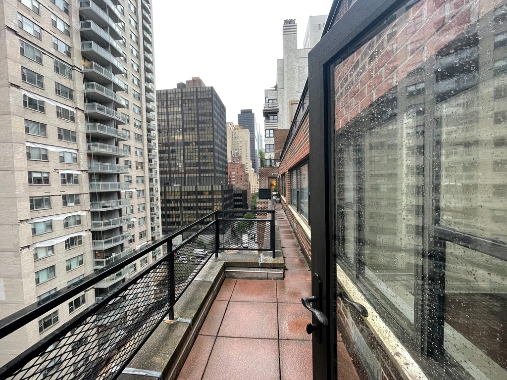 405 East 56th Street - Photo 3