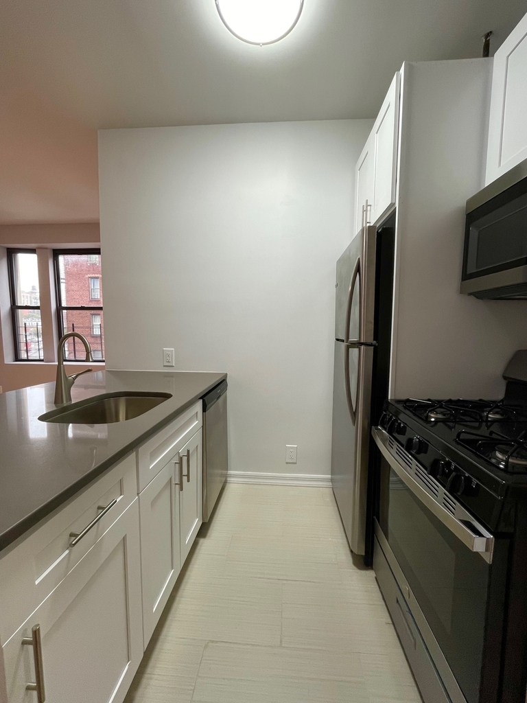 1061 St Nicholas Avenue - Photo 5